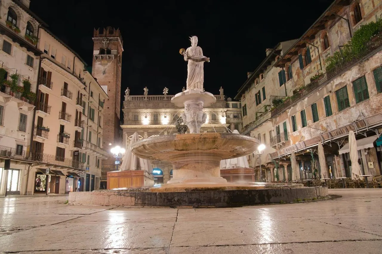 Residenza Dei Signori - Italian Homing Apartment Verona 0*,