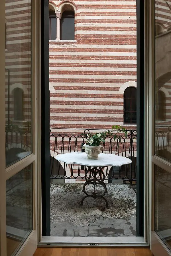 Residenza Dei Signori - Italian Homing Apartment Verona