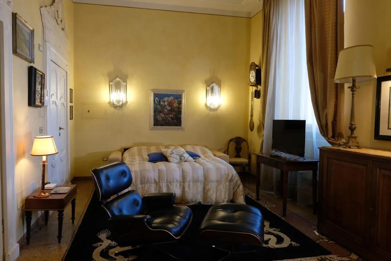 Residenza Dei Signori - Italian Homing Apartment Verona 0*,